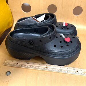 New CROCS Black Stomp Clogs High Platform Chunky With Red Heart Jibbitz M 7 W 9